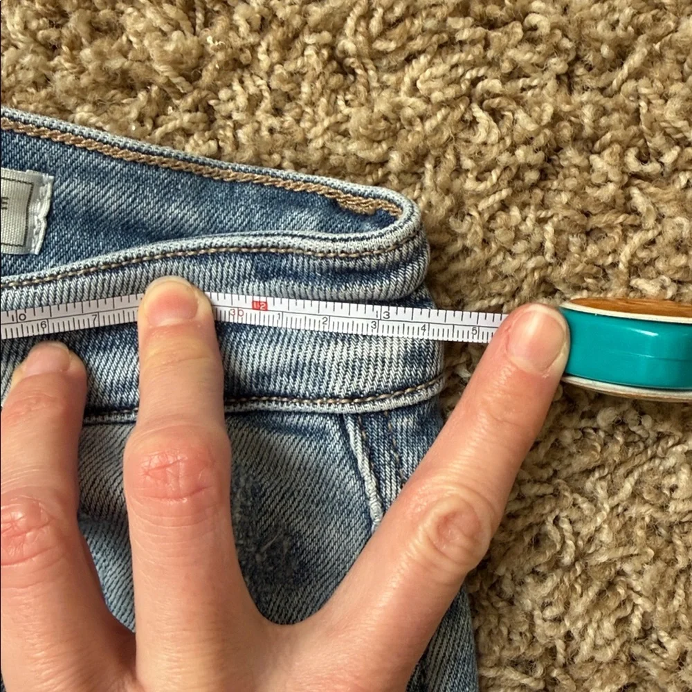 KanCan Flare Jeans button-fly with Distressed Hem - Picture 7 of 7